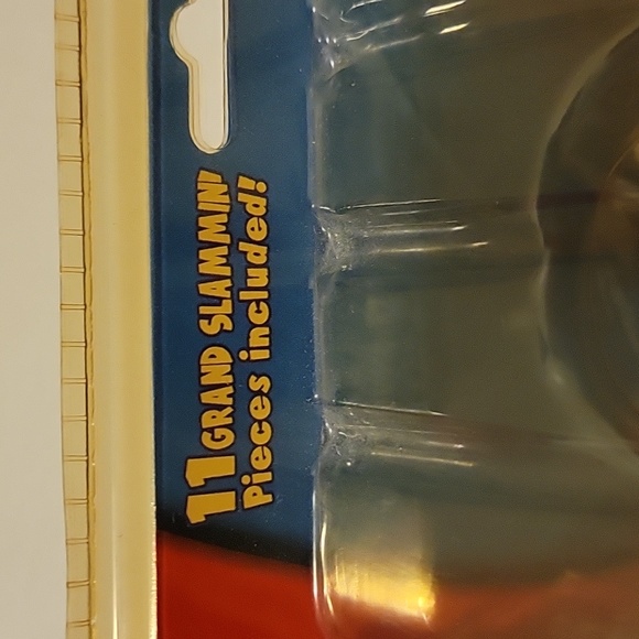 New in Box: Hasbro Mr Potato Head Sports Spud NY Yankees - Picture 7 of 10